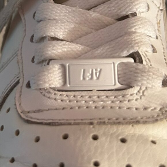 Nike Air Force 1 Youth 5Y White 653998-100 Triple White Sneakers EUC - Picture 8 of 11
